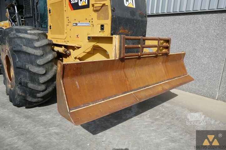 Rückezugmaschine Caterpillar 525D
