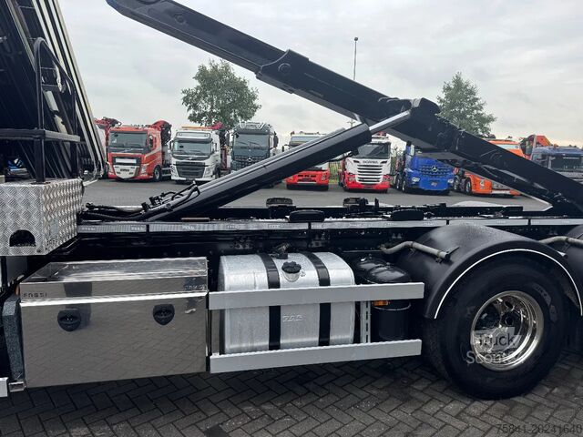 System med krogarm DAF CF 410 6x2 FASSI F 255A.2.25 + AJK Haakarmsysteem