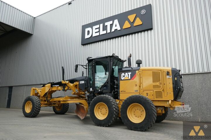 Grader Caterpillar 120M2