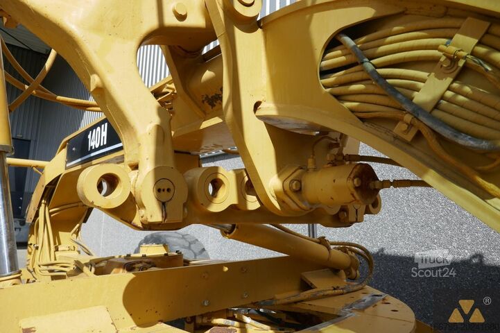 Грейдер Caterpillar 140H