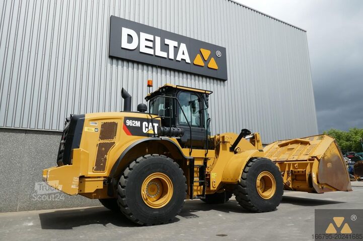 колёсный погрузчик Caterpillar 962M