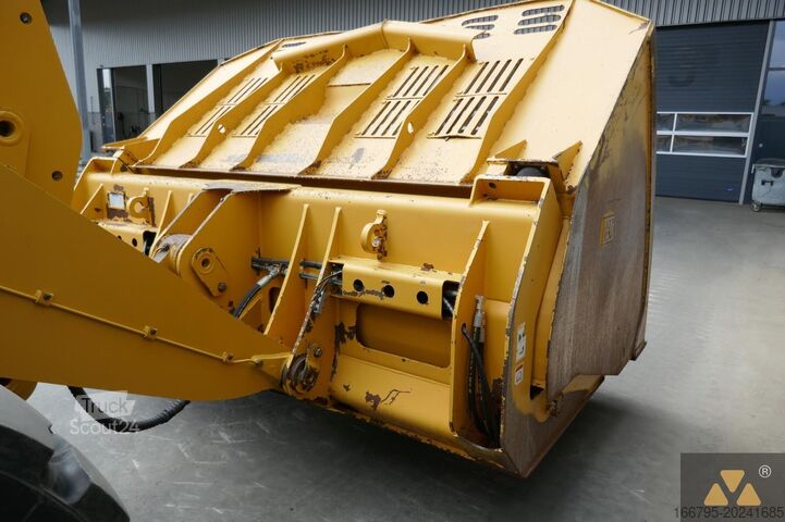 колёсный погрузчик Caterpillar 962M