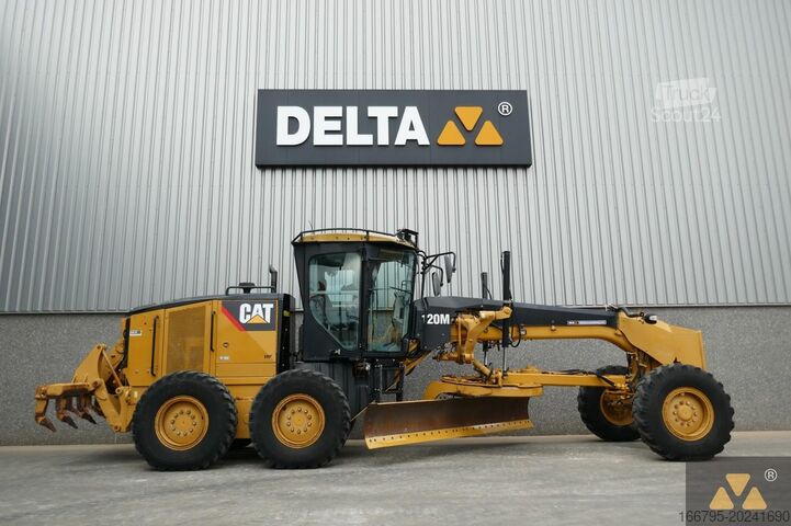 Грейдер Caterpillar 120M