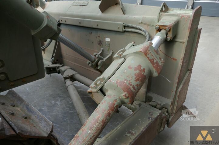 Planierraupe Caterpillar D7G Ex-army