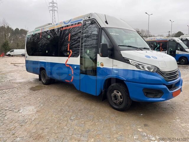 Trasporto persone IVECO Daily