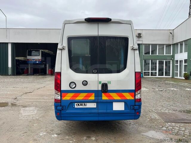 Trasporto persone IVECO Daily