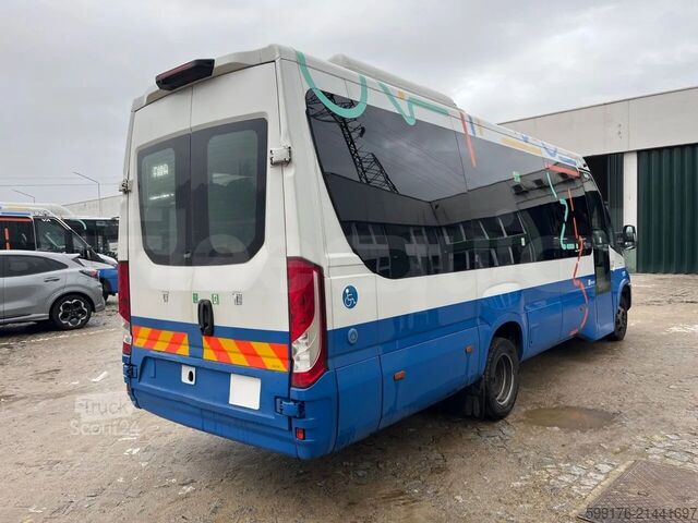 Trasporto persone IVECO Daily