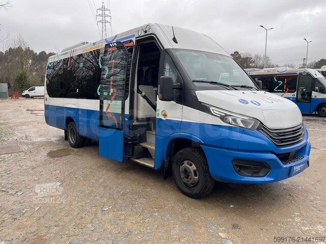 Trasporto persone IVECO Daily