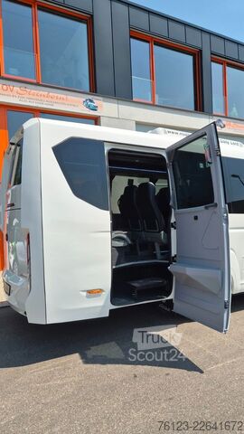 Miniautocarro IVECO 2x Daily 70 Lagerfahrzeug Ferqui Sunrise 2,5 m B