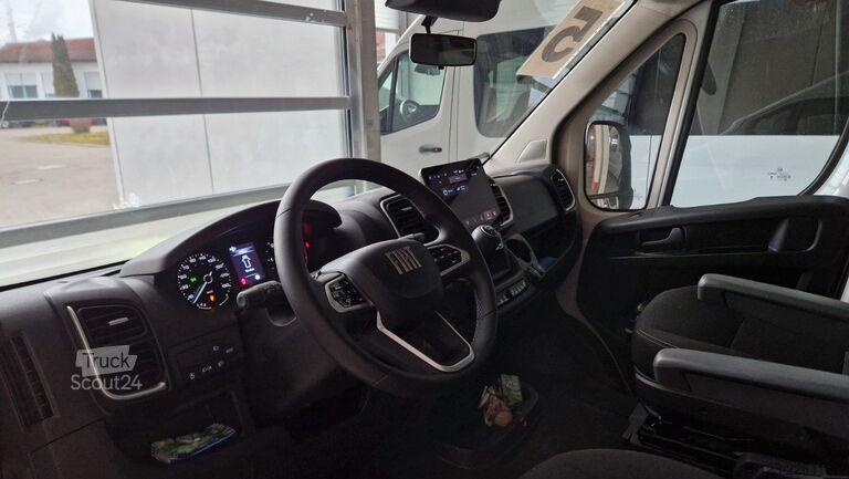 Kleinbus FIAT Ducato 9 Sitzer Mobility Airlineboden Rolli