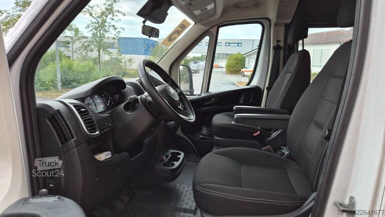 Kleinbus FIAT Ducato 9 Sitzer Mobility Airlineboden Rolli