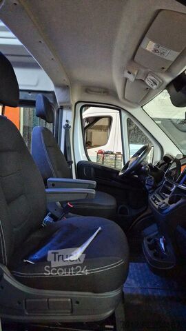 Kleinbus FIAT Ducato 9 Sitzer Mobility Airlineboden Rolli