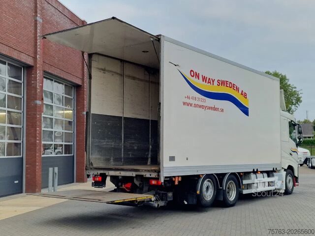 Koffer Volvo FH 13.460 lowroof 6x2 - Box with Sidedoors - 48...