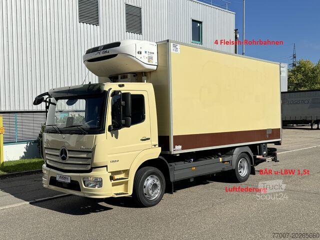 Camion frigorifique avec rails tubulaires et hayon élévateur Mercedes-Benz Atego 1323L 4-Fleisch-Rohrbahnen TK T600