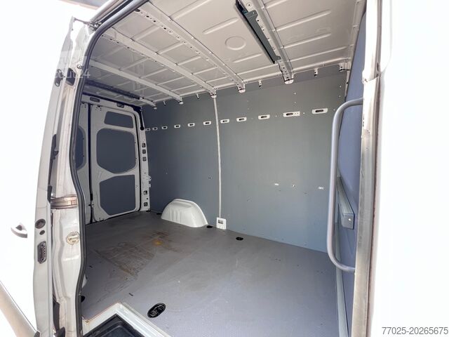 Skriňová dodávka Mercedes-Benz Sprinter 315 AHK 3,5*t Klima