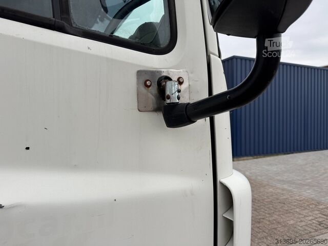 Koel-vriestransport DAF CF65-300 Thermo-King (- 25 C ) 'D Hollandia Tai...
