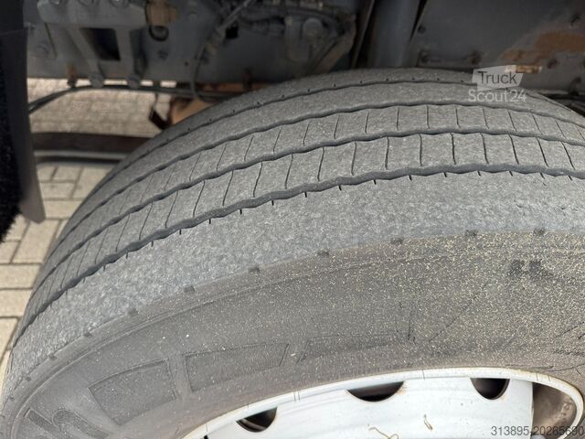 Koel-vriestransport DAF CF65-300 Thermo-King (- 25 C ) 'D Hollandia Tai...