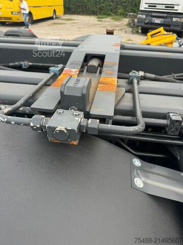 τυπική μονάδα τράκτορα Mercedes-Benz ACTROS MP III 2548