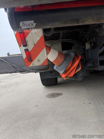 Grue montée sur camion SCANIA G 410