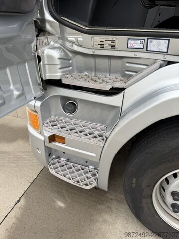 Grue montée sur camion SCANIA G 410