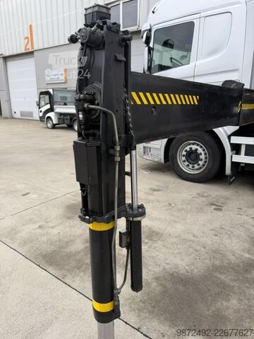 Grue montée sur camion SCANIA G 410
