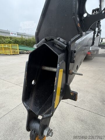 Grue montée sur camion SCANIA G 410