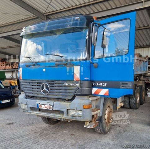 Trijų pusių savivartis sunkvežimis MERCEDES-BENZ Actros 3343 / 6X6 ALLRAD / NUR 180km / GERMAN
