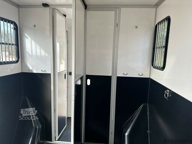 Furgon Renault Master Haras 1-2 Pferde