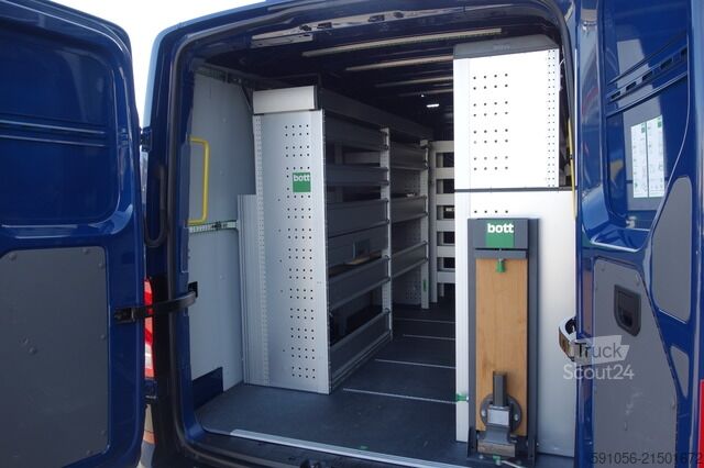 Dobozos furgon Volkswagen Crafter 35 Kasten L2H1 BOTT-WERKTATT/REGAL/LED