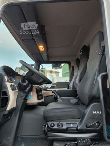 Box body MAN TGL 12.250 Koffer 3-Sitzer Euro 6 4x2 AHK LBW (48)