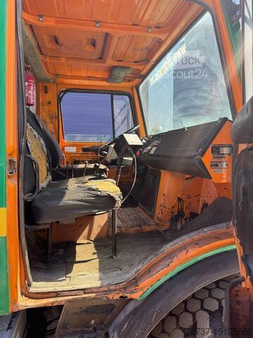 Asfalt prskalica Unimog 424 **BITUMTANK-GOUDRONEUSE**