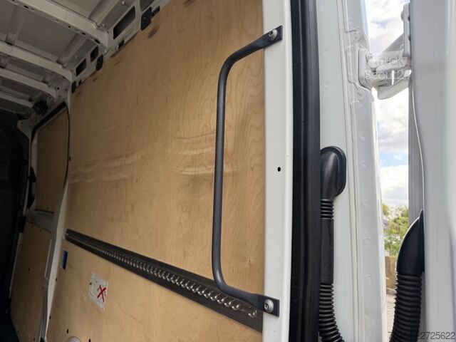 Bestelwagen MERCEDES-BENZ Sprinter 317 BlueTEC Lang 2 x Schiebetür Klima