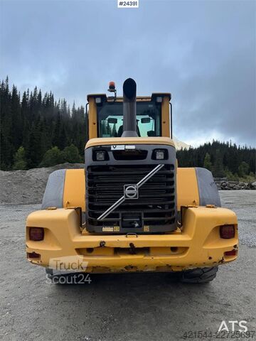 Iekrāvējs Volvo L90F Wheel Loader w/ Bucket and Pallet Forks – Low