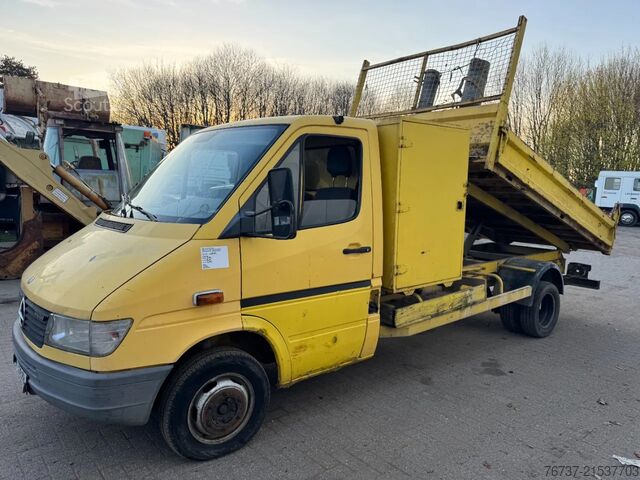 Teherautó Mercedes-Benz Sprinter **410D-5CYLINDER-MANUAL PUMP**