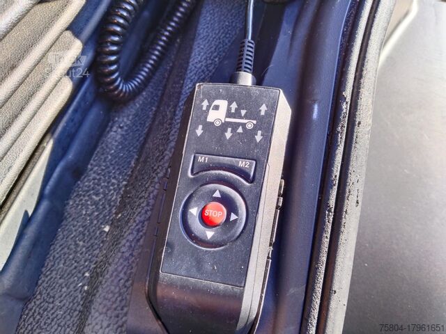 σασί φορτηγού Mercedes-Benz ANTOS 1827L