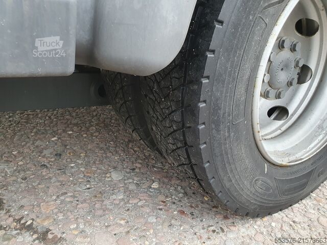 LKW mit Pritsche & Plane Mercedes-Benz Atego 1224 L