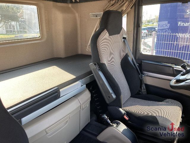 Camión volquete MAN TGS 25.500 - Hyva Absetzkipper - Funk