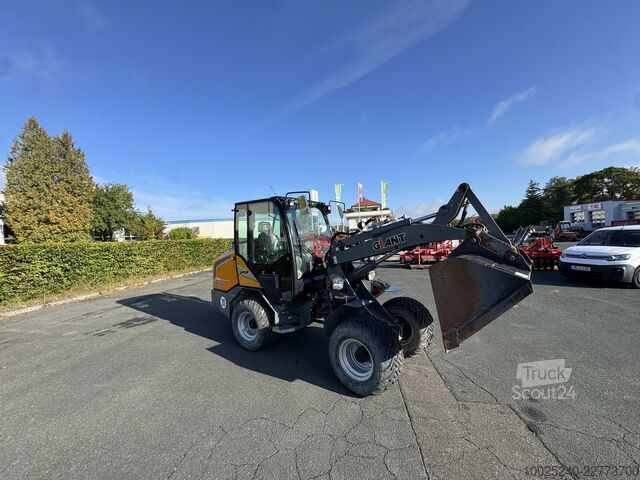 Chargeuse GIANT G3500 X-TRA