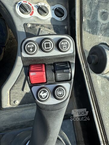 Chargeuse GIANT G3500 X-TRA