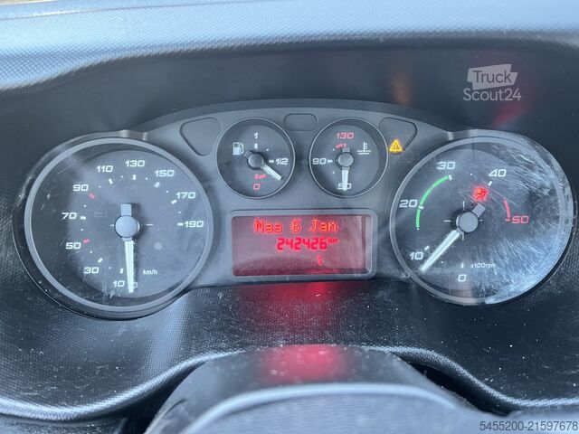 Loading platform Iveco Daily 35C15 3.0 410 Openlaadbak Pick-up Dubbele...