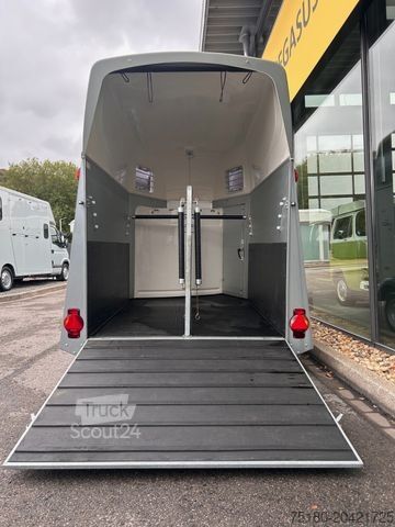 Pferdeanhänger HUMBAUR Equitos Alu Plus Pferdeanhänger 2,0t 1.Hand