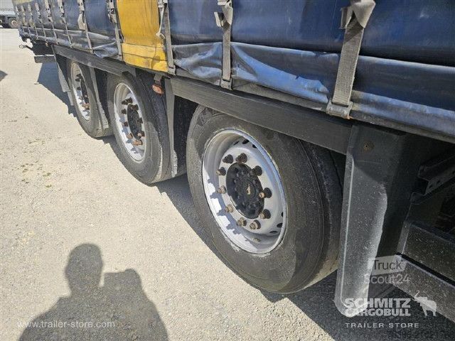 Open semitrailer with tarp Schmitz Cargobull Semitrailer Curtainsider Mega