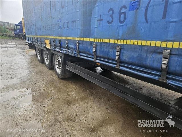 Open semitrailer with tarp Schmitz Cargobull Semitrailer Curtainsider Mega