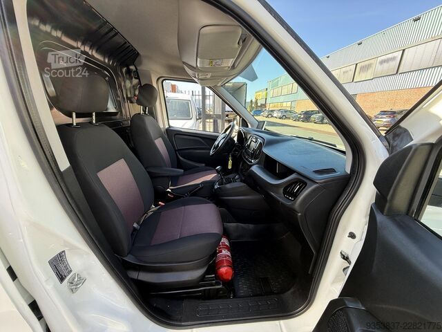 Kombi z wysokim dachem Fiat Doblò Cargo 1.4 T-Jet Natural Power L1H1 SX AAR...