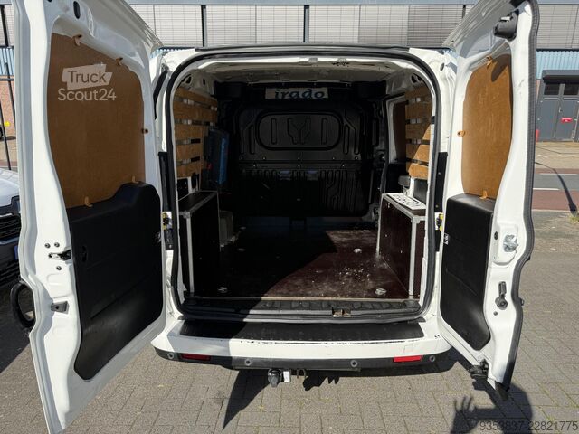 Kombi z wysokim dachem Fiat Doblò Cargo 1.4 T-Jet Natural Power L1H1 SX AAR...