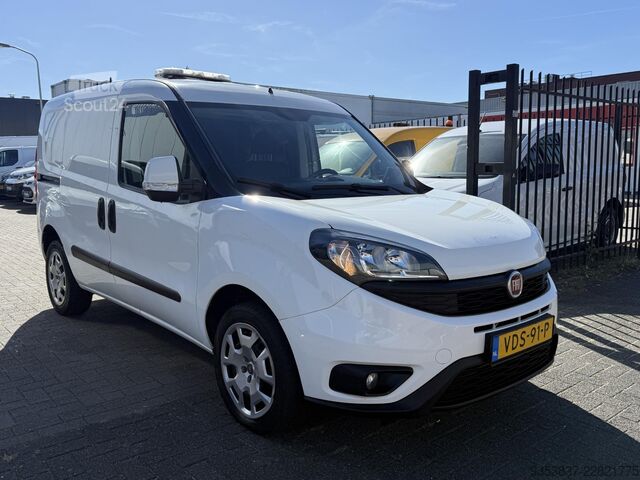 Kombi z wysokim dachem Fiat Doblò Cargo 1.4 T-Jet Natural Power L1H1 SX AAR...