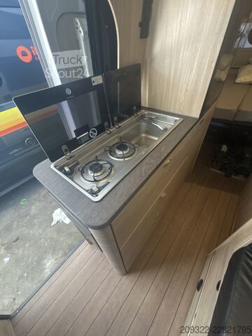 Karavan Fiat Ducato Weinsberg Carabus 2023 | Manuale | Tetto a soffietto