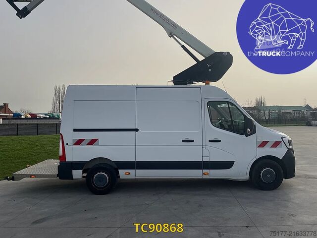 Lifting platform Renault Master 145.35 Nacelle