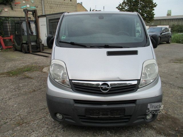 Панелен ван OPEL Vivaro Klima Navi Werkstattausstattung