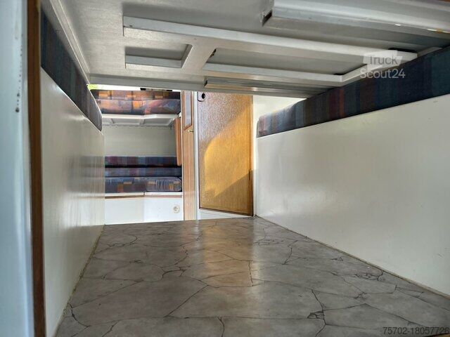 Aangepaste bestelwagen Mercedes-Benz Unimog U 1300 Allrad